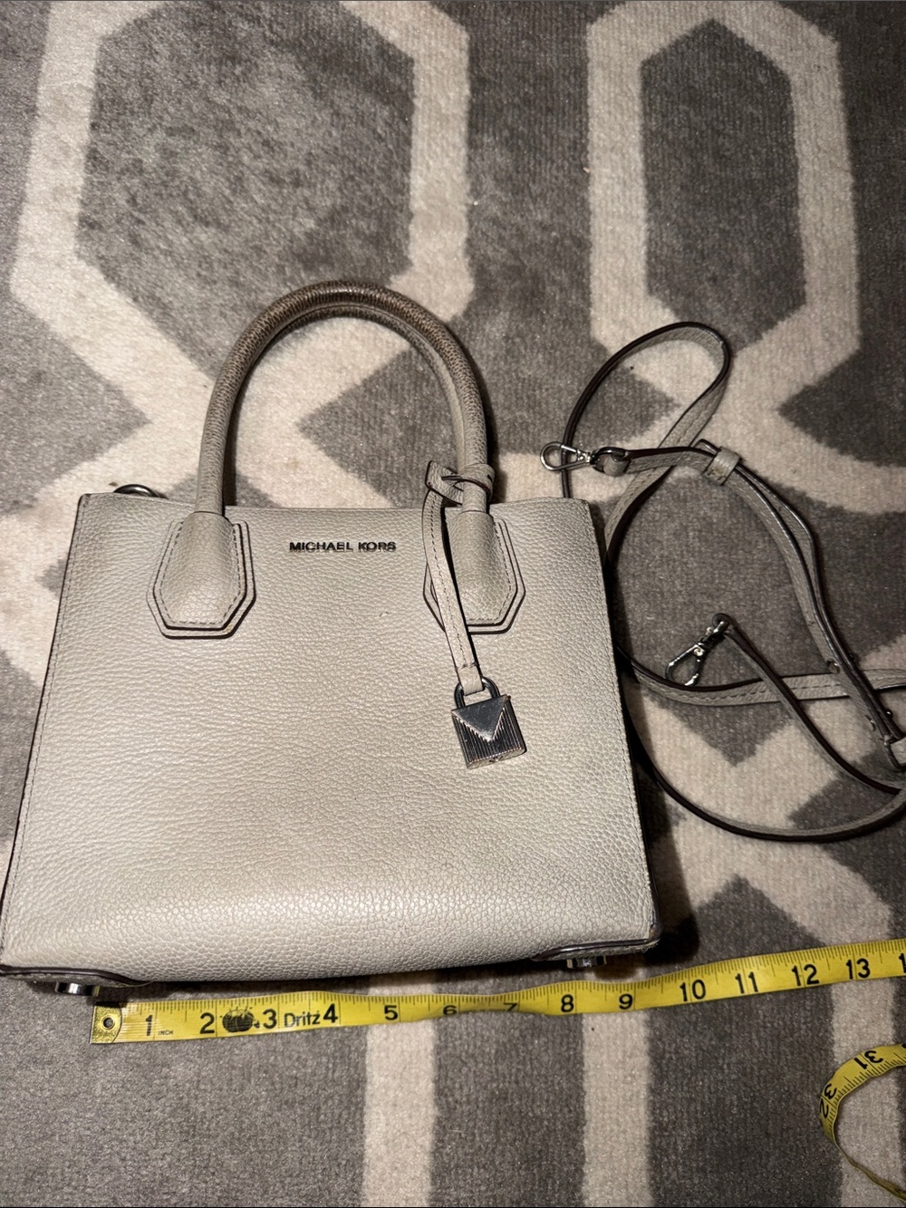 Michael Kors mini 9” gallery leather tote bag w/crossbody strap